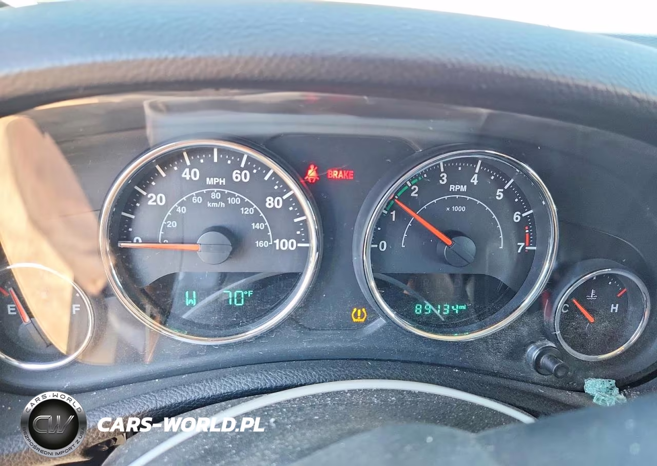 2017 Jeep Wrangler Unlimited Sport VIN:1C4BJWDG9HL728409 - 9