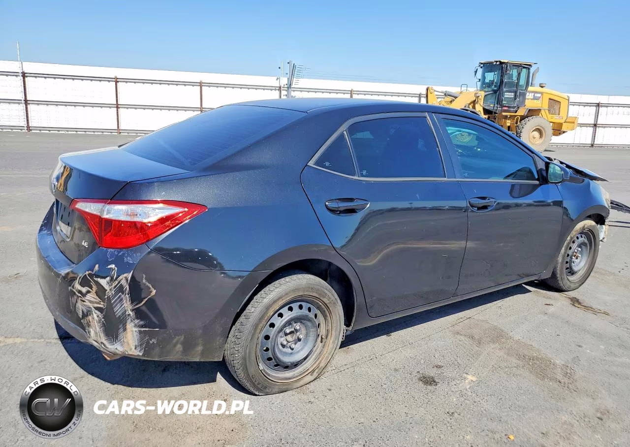 2016 Toyota Corolla Le VIN:5YFBURHE9GP494912 - 3