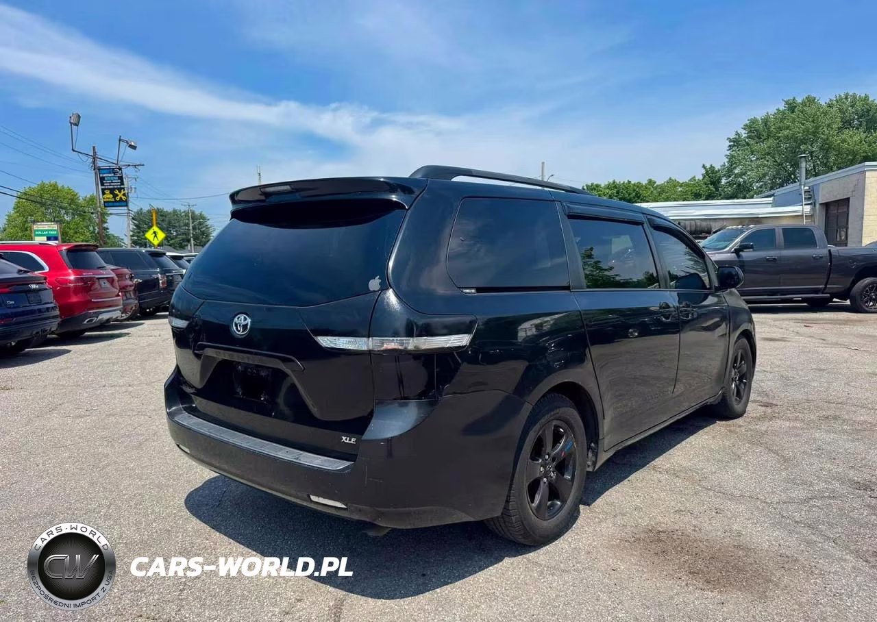 2014 Toyota Sienna Xle 8-Passenger VIN:5TDYK3DC0ES443899 - 4