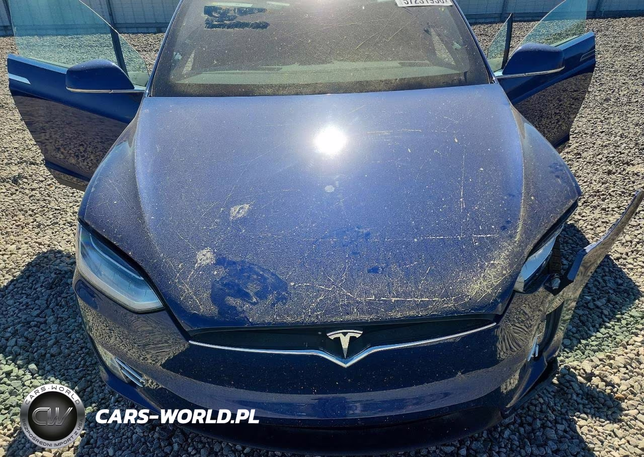 2020 Tesla Model X VIN:5YJXCAE21LF238211 - 11