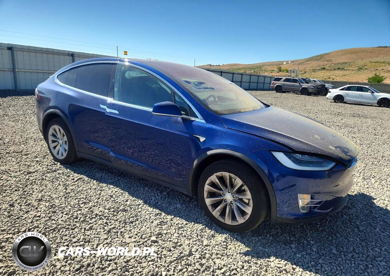 2020 Tesla Model X VIN:5YJXCAE21LF238211 - 4
