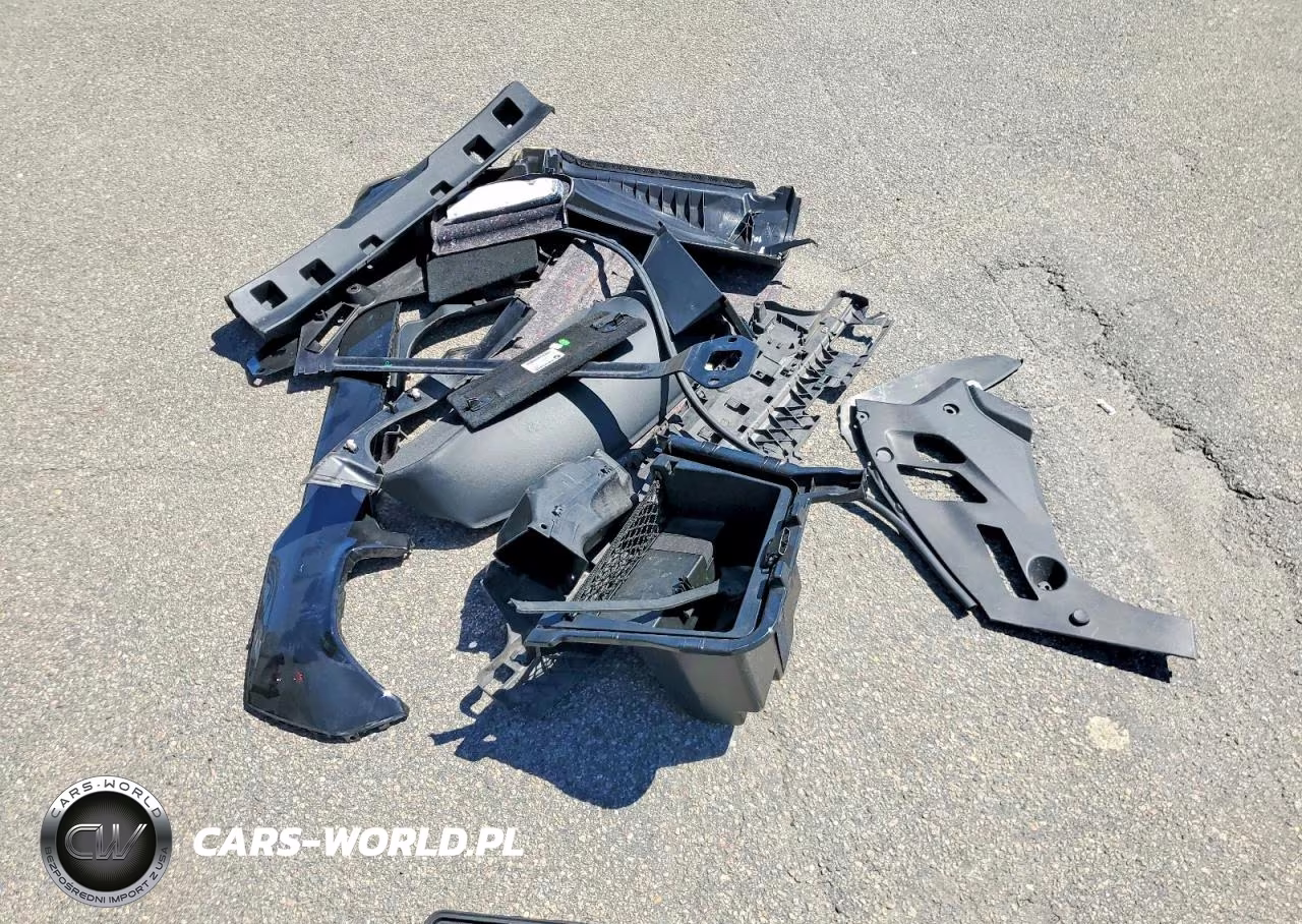 2019 BMW 530E VIN:WBAJA9C58KB388466 - 12