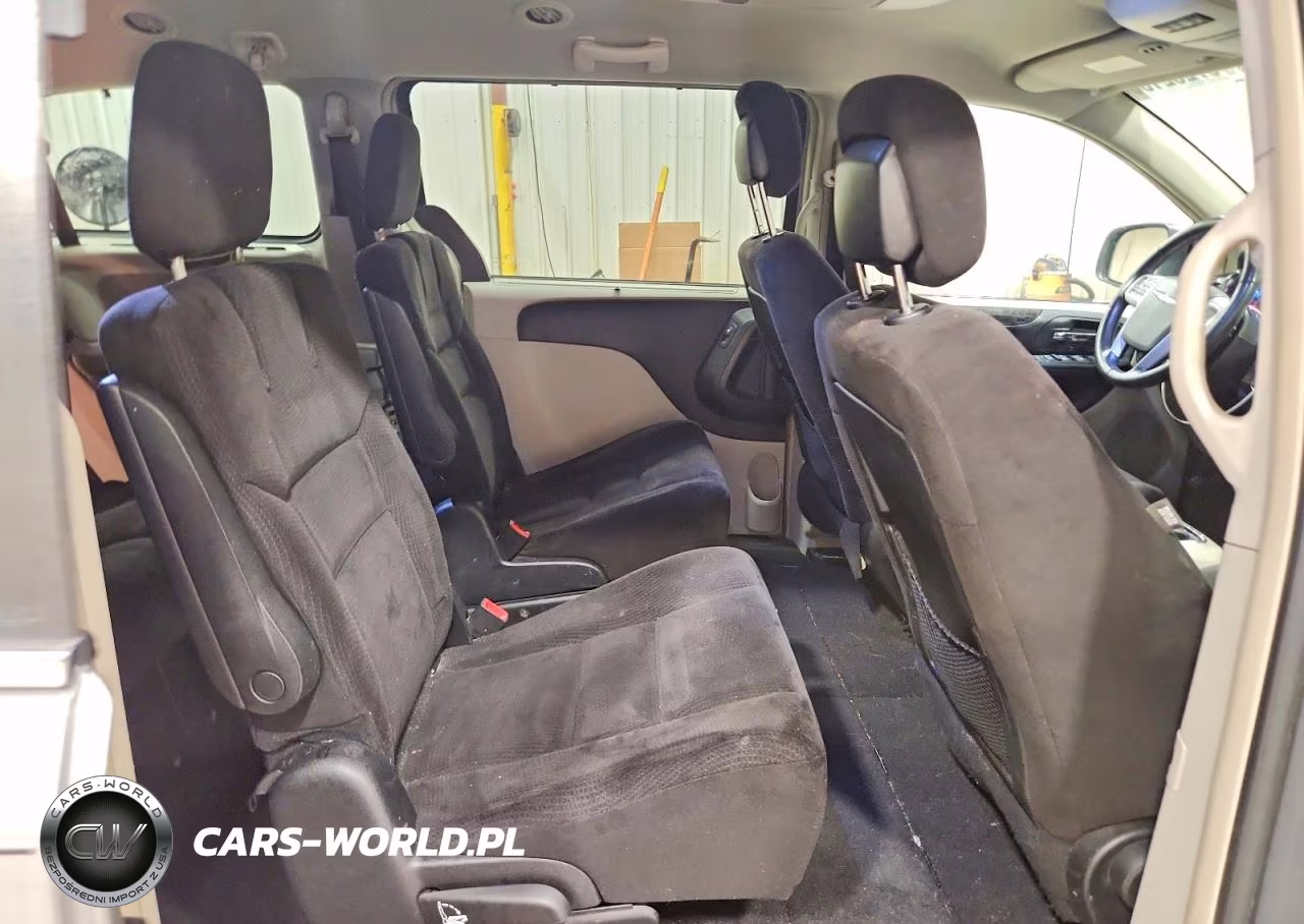 2014 Chrysler Town & Country Touring VIN:2C4RC1BG9ER303855 - 11
