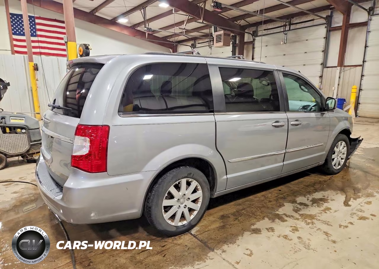 2014 Chrysler Town & Country Touring VIN:2C4RC1BG9ER303855 - 3