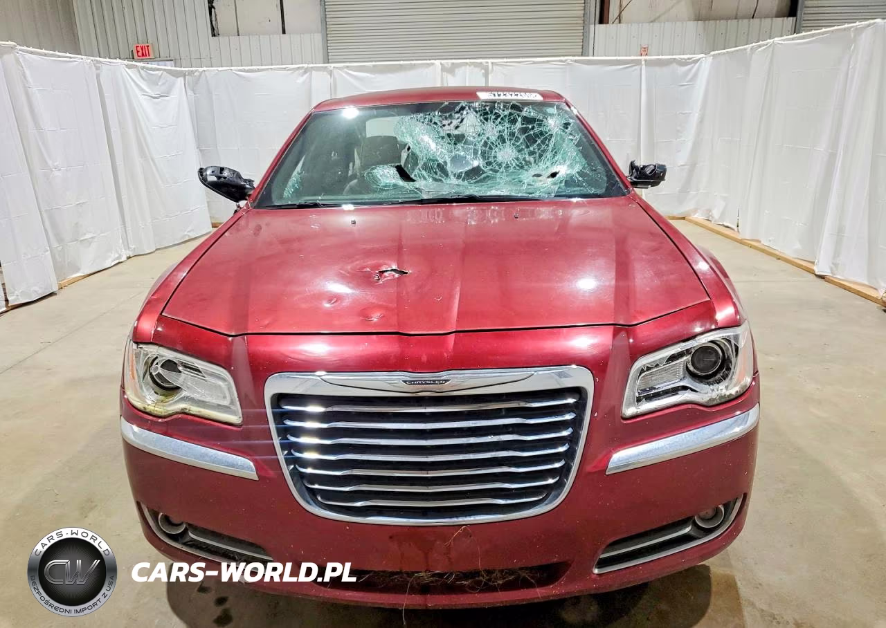 2013 Chrysler 300 VIN:2C3CCAAGXDH698323 - 5