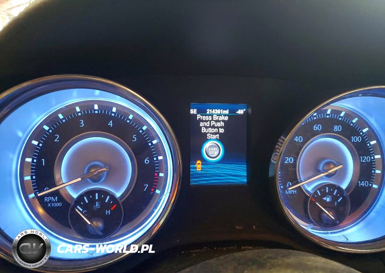 2013 Chrysler 300 VIN:2C3CCAAGXDH698323 - 9