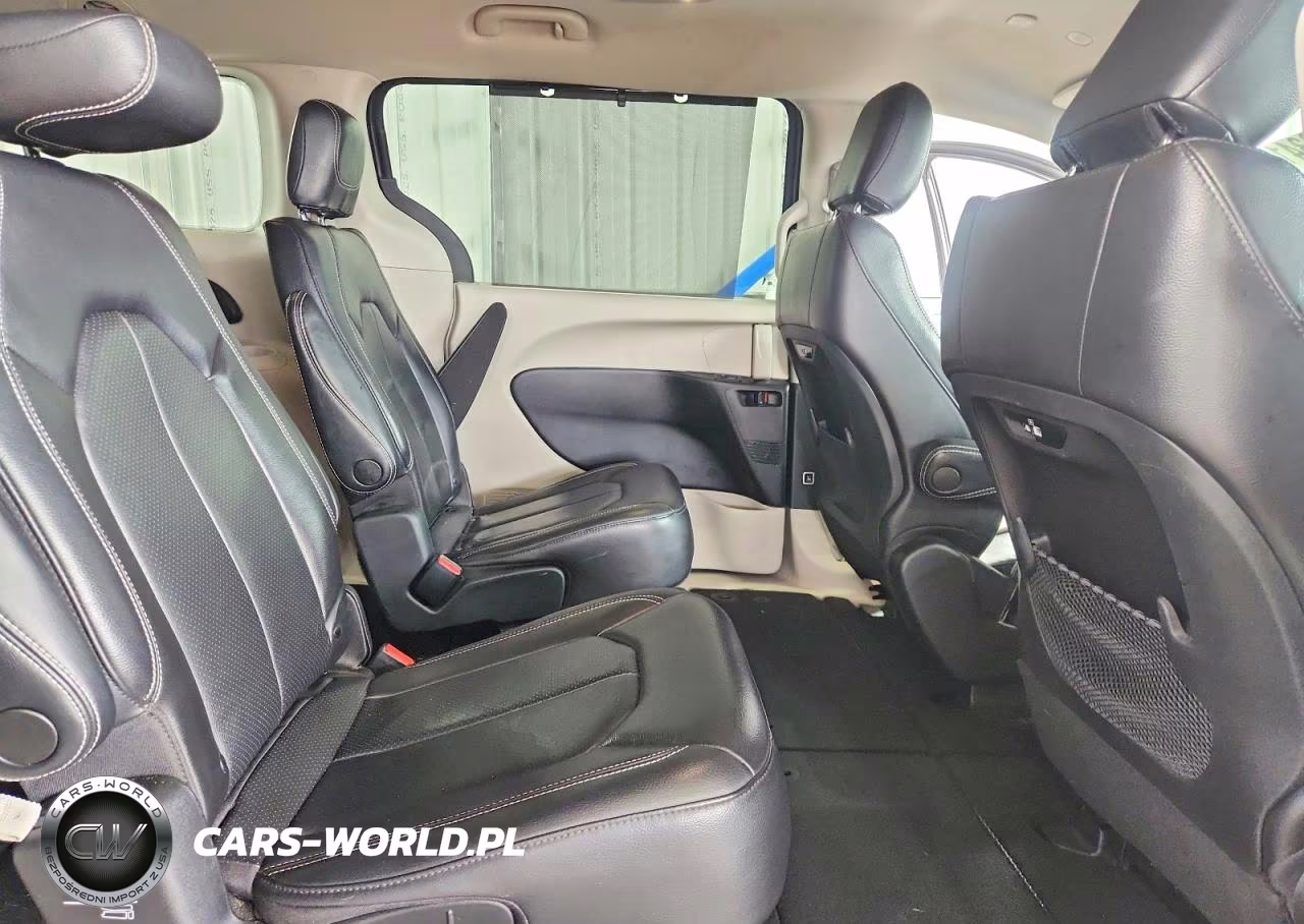 2022 Chrysler Pacifica Touring L VIN:2C4RC1BG2NR142409 - 11
