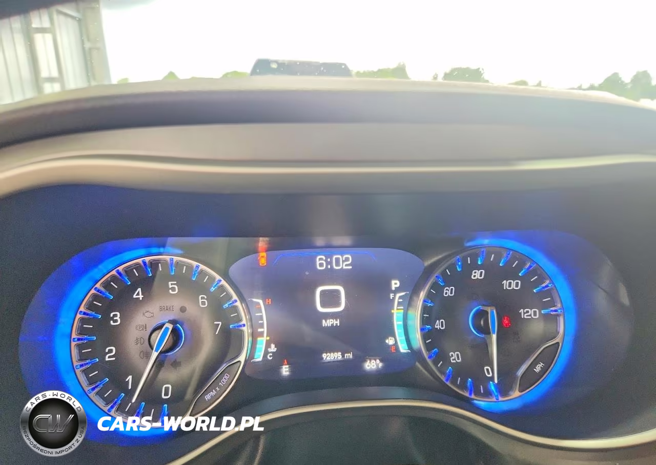 2022 Chrysler Pacifica Touring L VIN:2C4RC1BG2NR142409 - 9