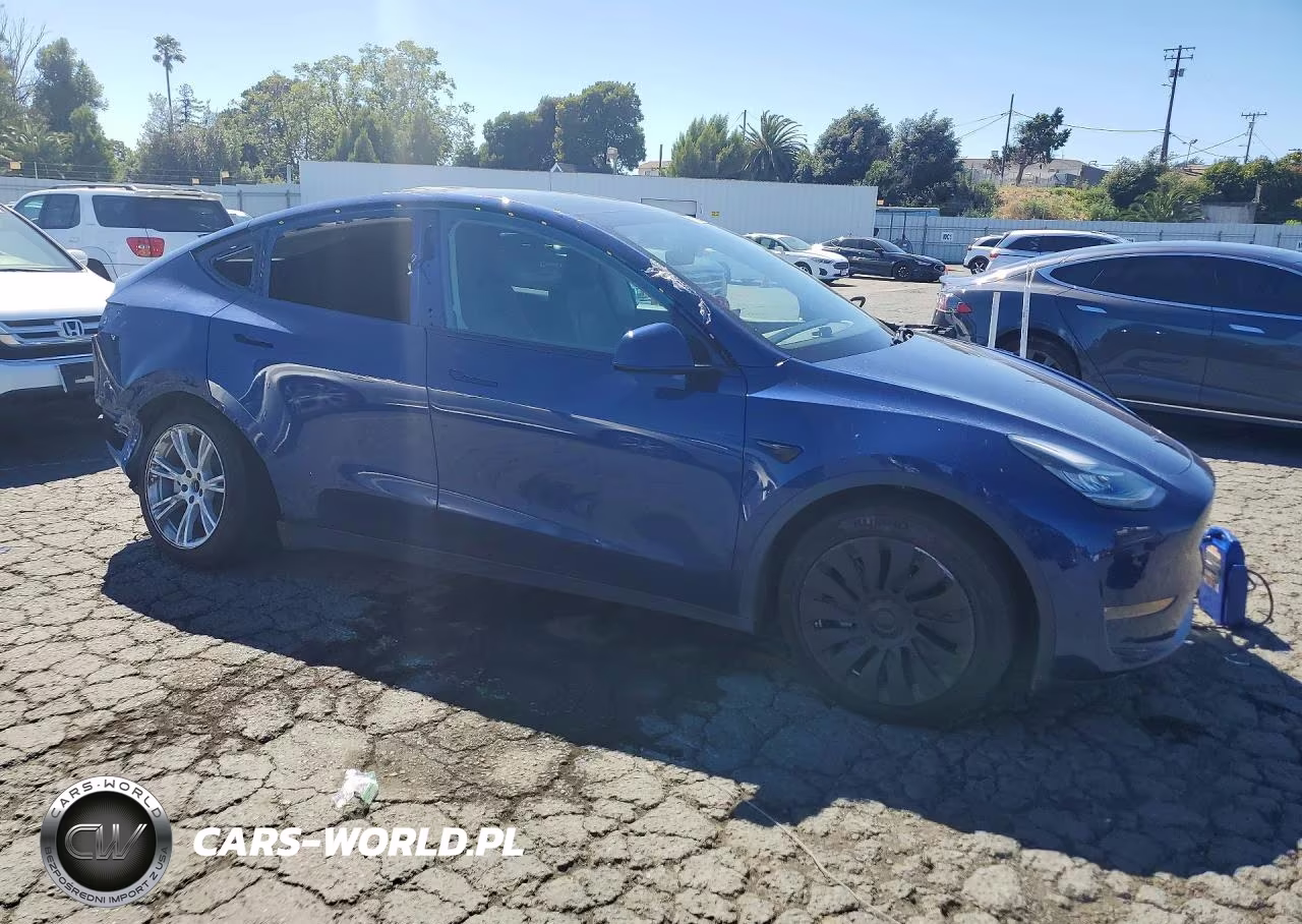 2022 Tesla Model Y VIN:7SAYGDEE6NF344891 - 4