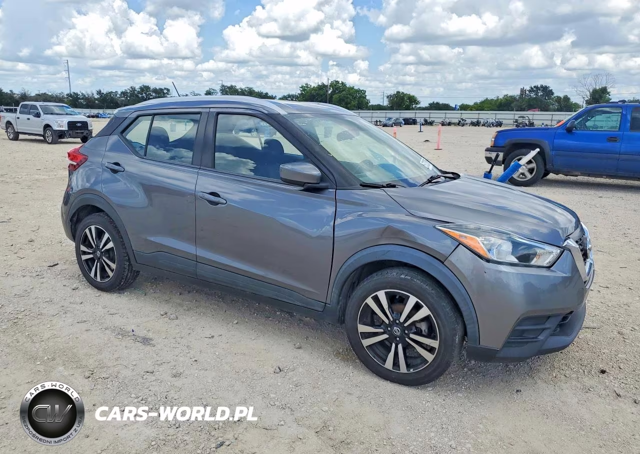 2019 Nissan Kicks Sv VIN:3N1CP5CU7KL536988 - 4