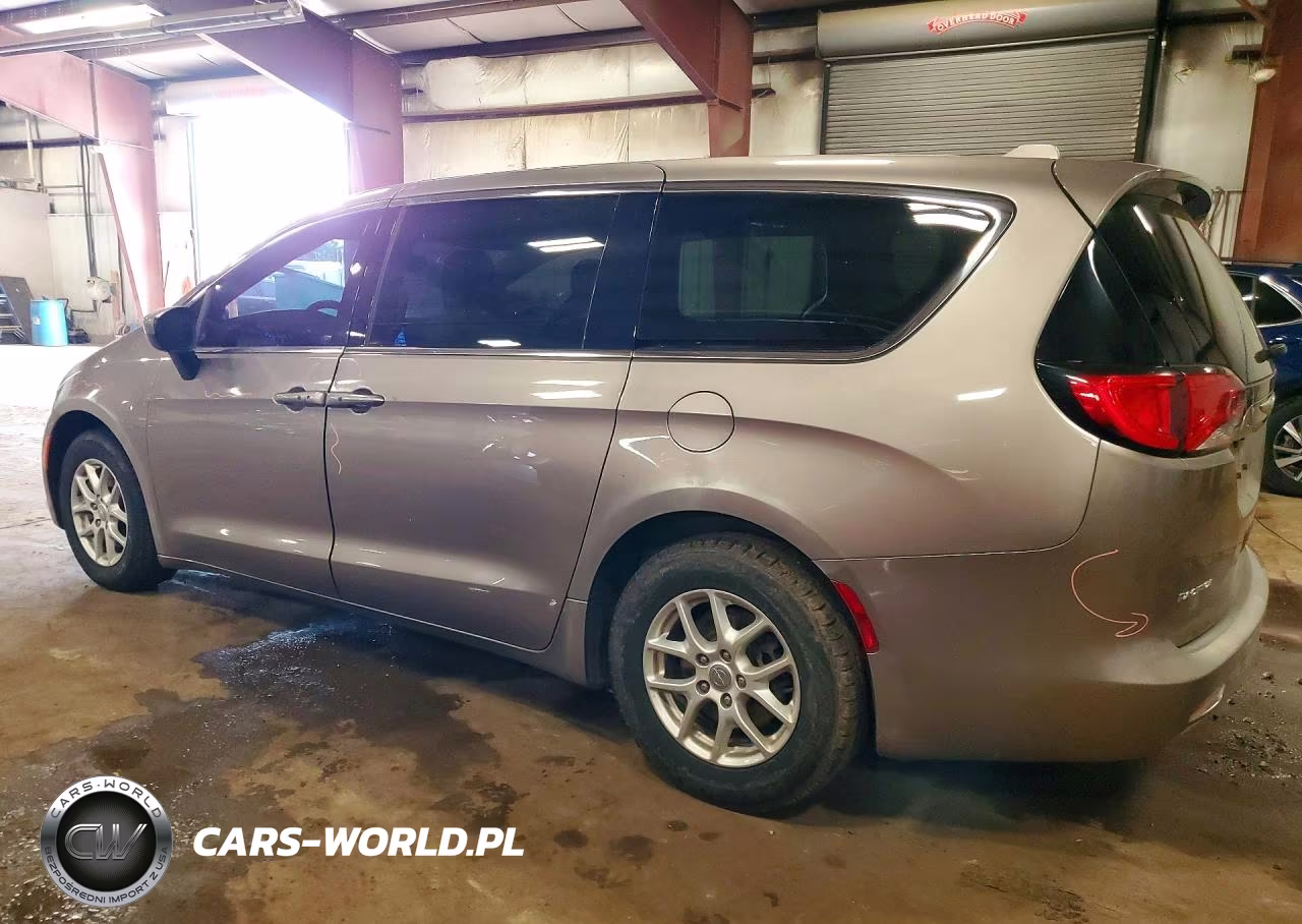 2017 Chrysler Pacifica Touring VIN:2C4RC1DG9HR550794 - 2