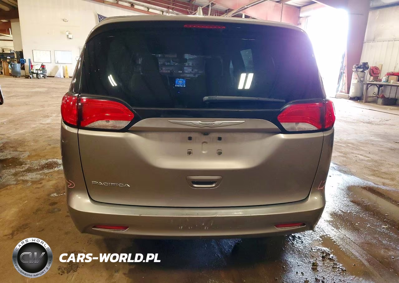 2017 Chrysler Pacifica Touring VIN:2C4RC1DG9HR550794 - 6
