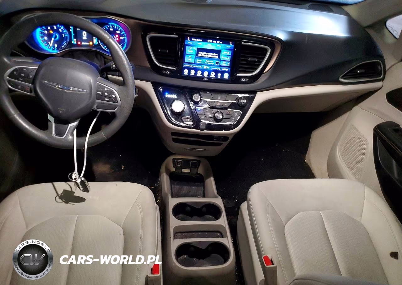 2017 Chrysler Pacifica Touring VIN:2C4RC1DG9HR550794 - 8