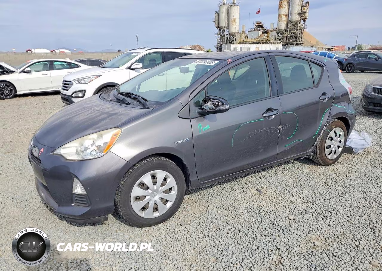 2014 Toyota Prius C Two – zdjęcie 1 z 12