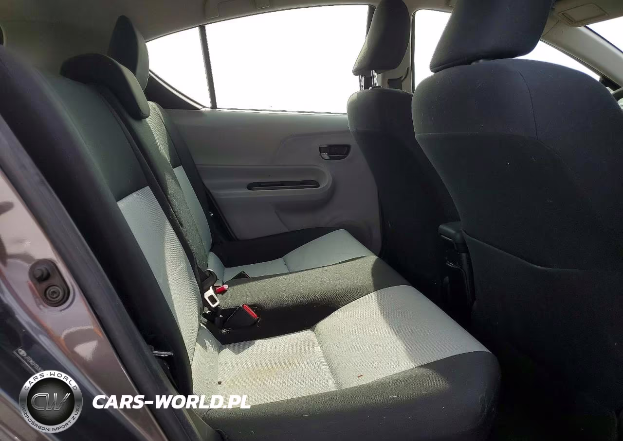 2014 Toyota Prius C Two VIN:JTDKDTB30E1570281 - 10