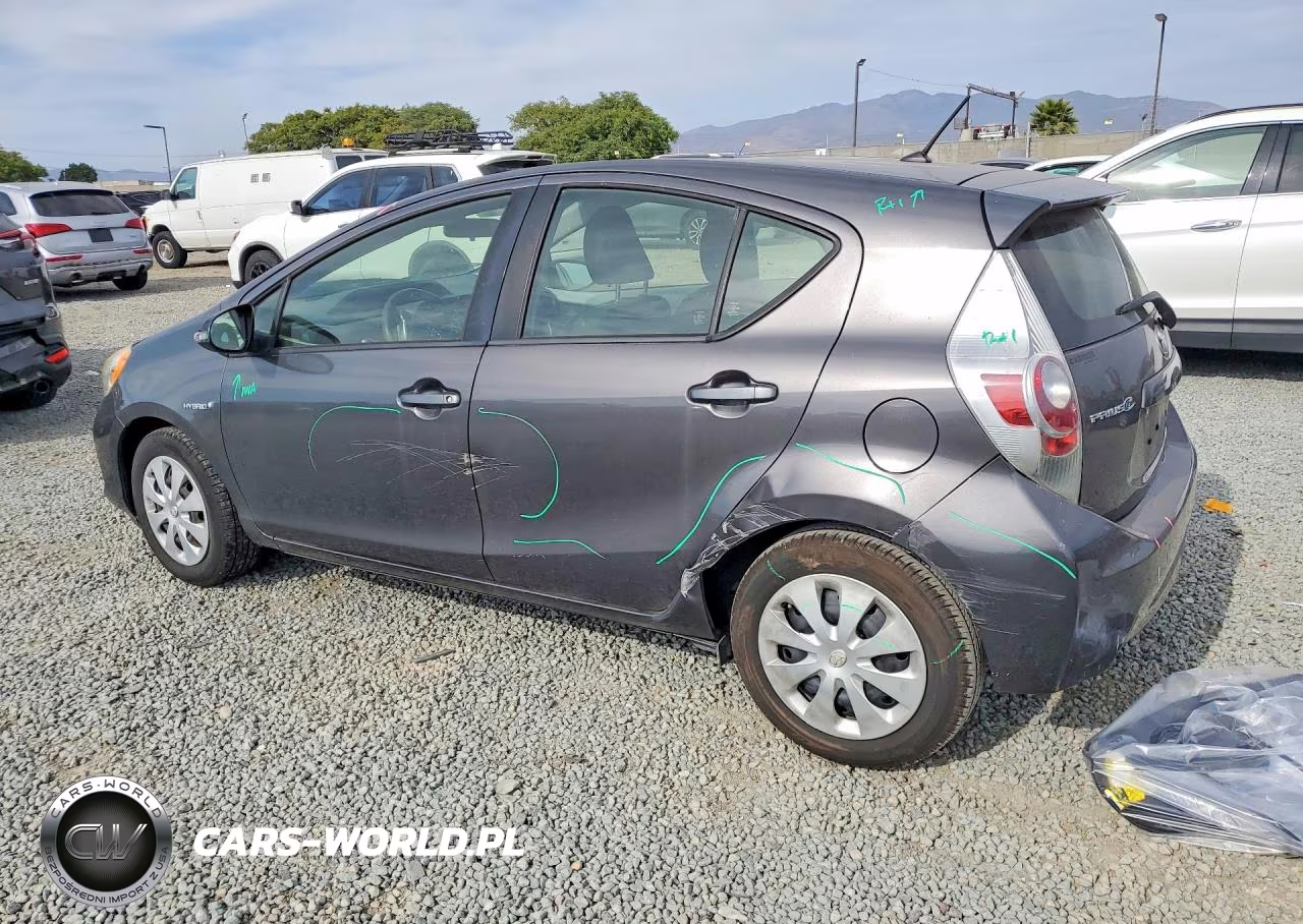 2014 Toyota Prius C Two VIN:JTDKDTB30E1570281 - 2