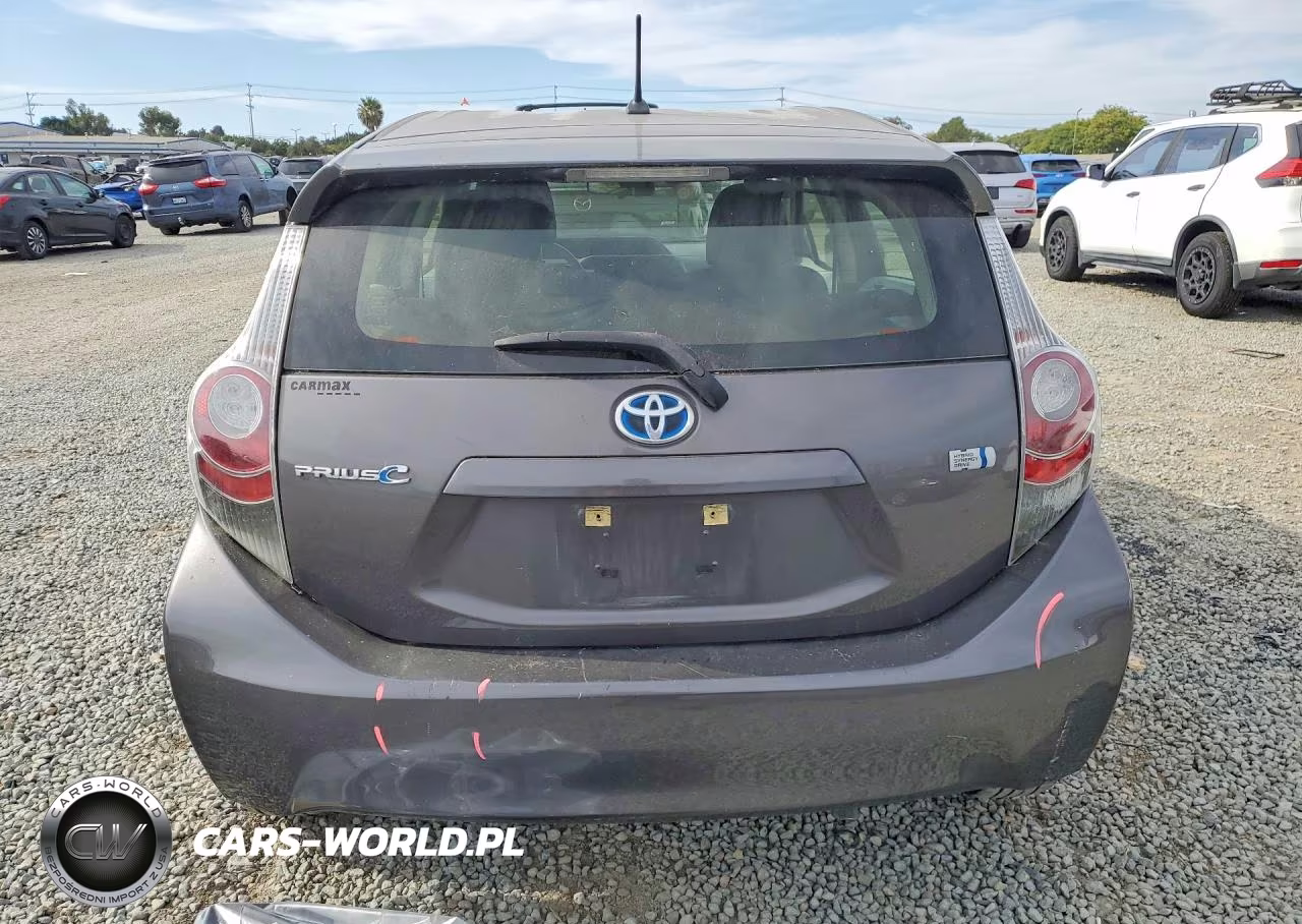 2014 Toyota Prius C Two VIN:JTDKDTB30E1570281 - 6