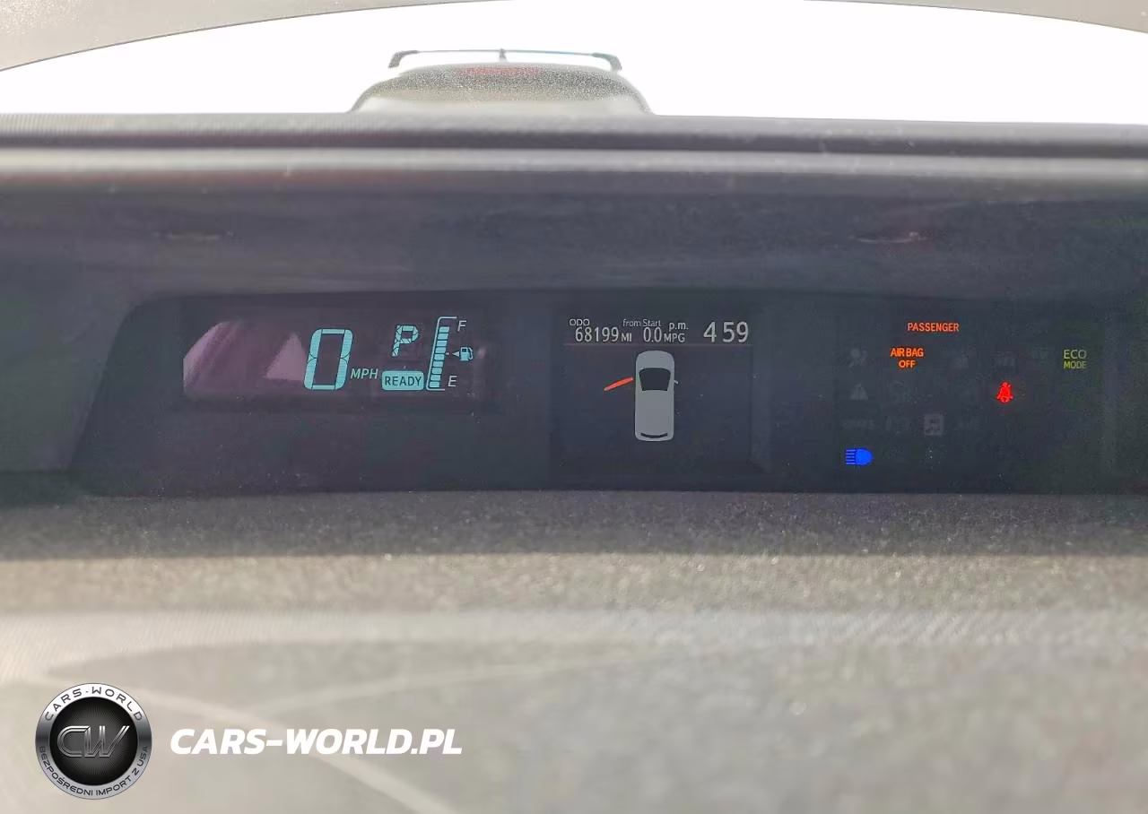 2014 Toyota Prius C Two VIN:JTDKDTB30E1570281 - 9