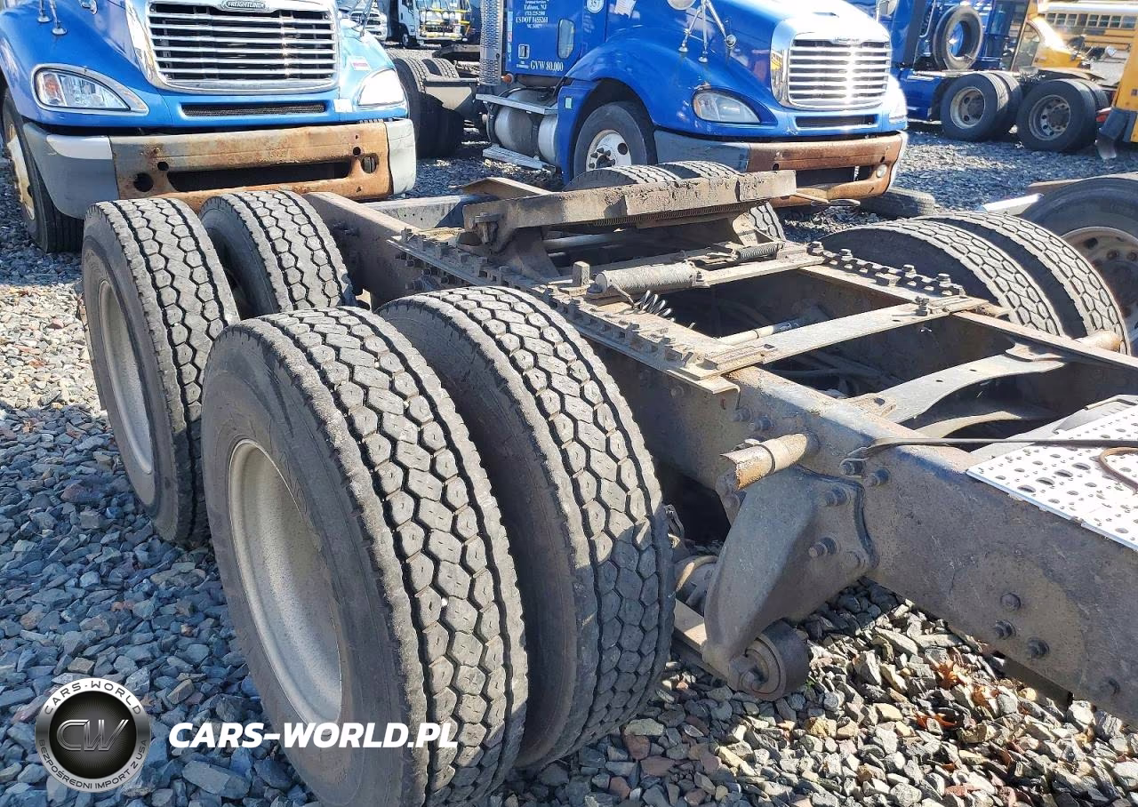 2007 Freightliner Columbia 112 VIN:1FUJA6CK57LY69423 - 6