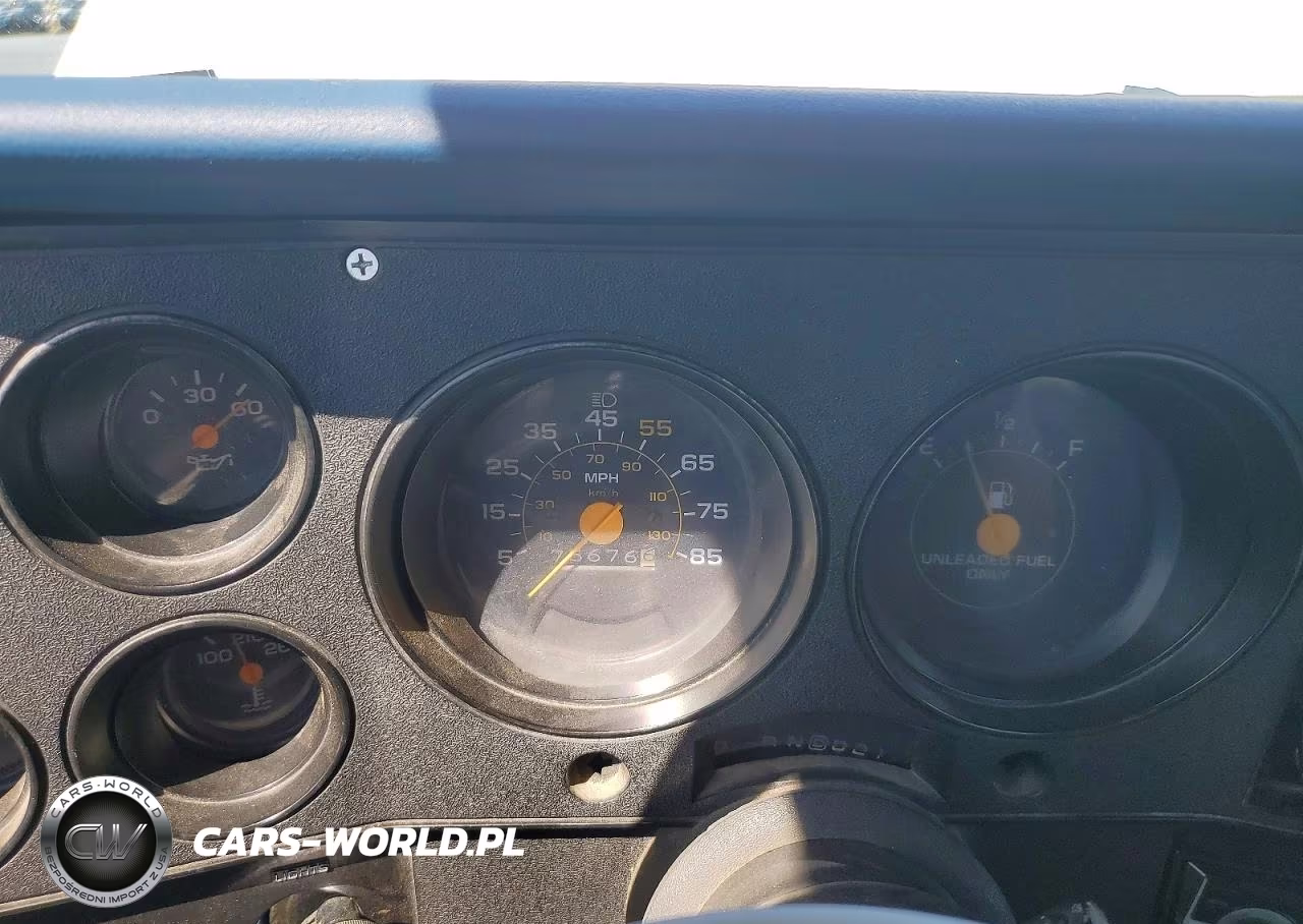 1984 Chevrolet C10 VIN:2GCDC14H1E1221312 - 9