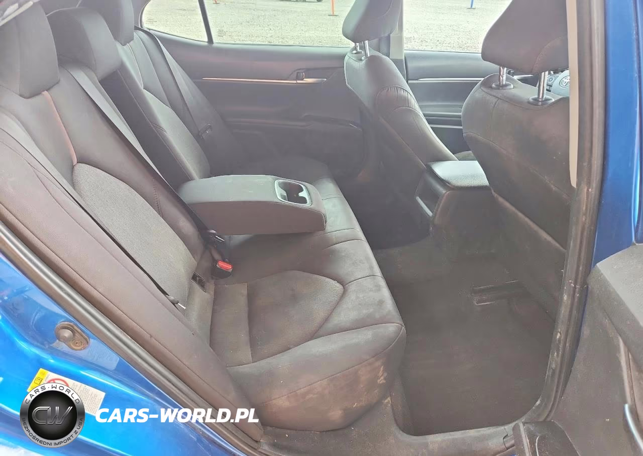 2019 Toyota Camry Le VIN:4T1B11HK6KU235852 - 10