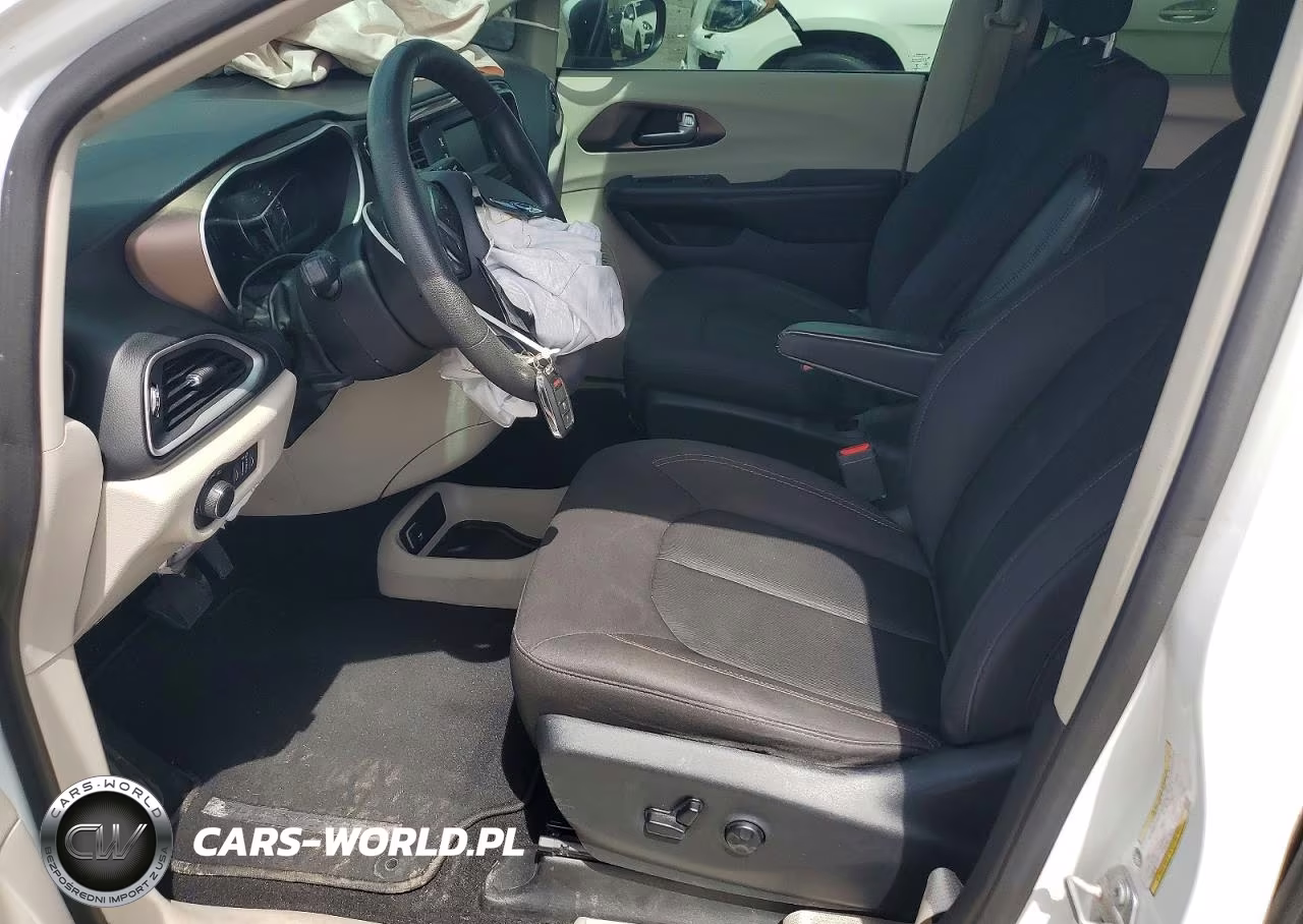 2017 Chrysler Pacifica Lx VIN:2C4RC1CG6HR708722 - 7