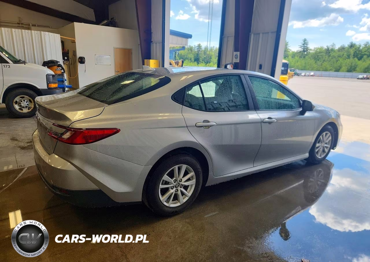 2025 Toyota Camry Le VIN:4T1DAACK3SU152492 - 3