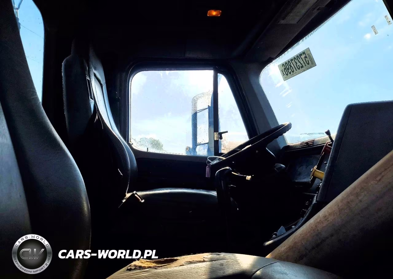 2009 Freightliner Columbia 112 VIN:1FUJA6CK19LAH1177 - 5