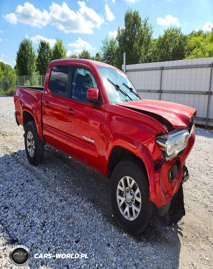 2018 Toyota Tacoma VIN:3TMCZ5AN0JM168780 - 4