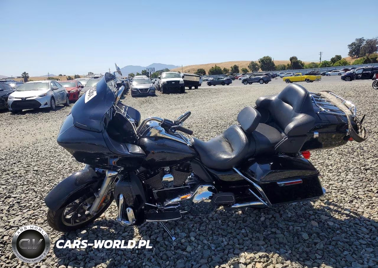 2016 Harley-Davidson Fltru VIN:1HD1KGL18GB677869 - 3