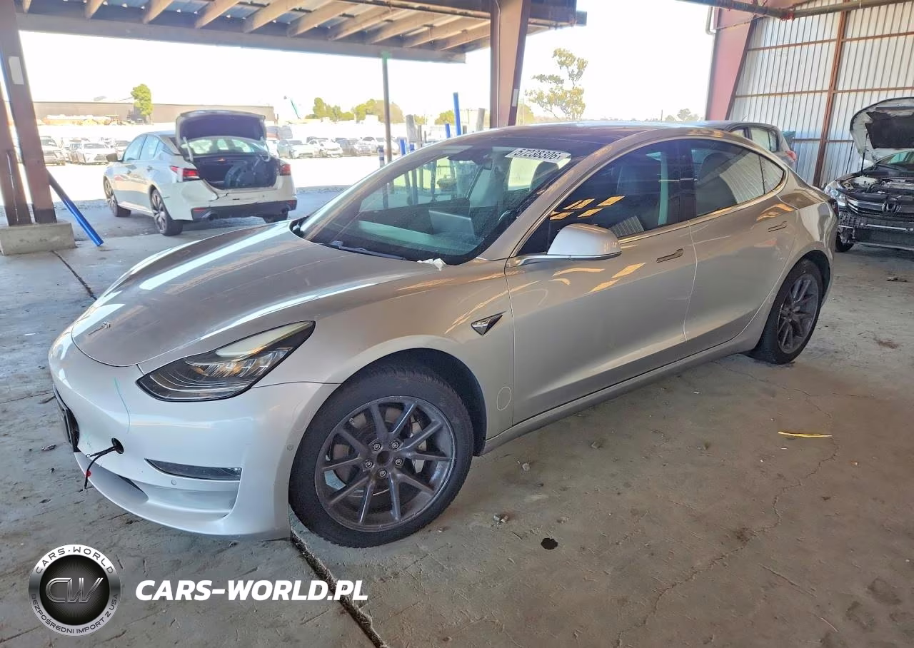 2018 Tesla Model 3 – zdjęcie 1 z 12