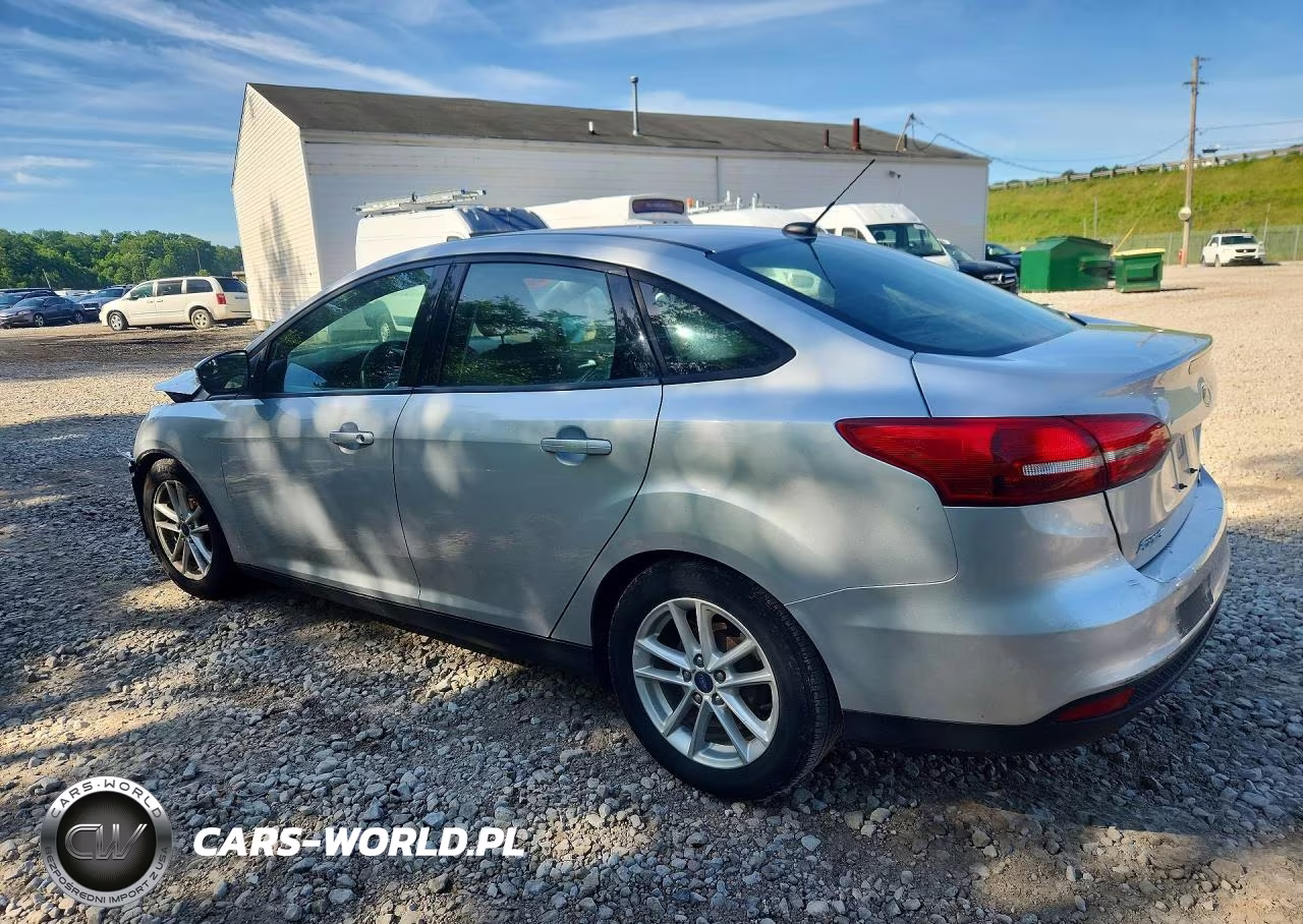 2016 Ford Focus Se VIN:1FADP3F20GL329500 - 2