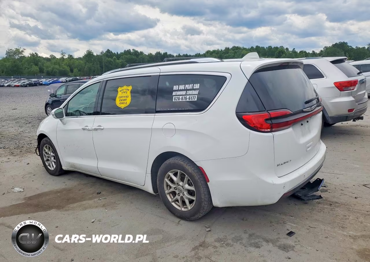 2021 Chrysler Pacifica Touring L VIN:2C4RC1BG0MR528437 - 2