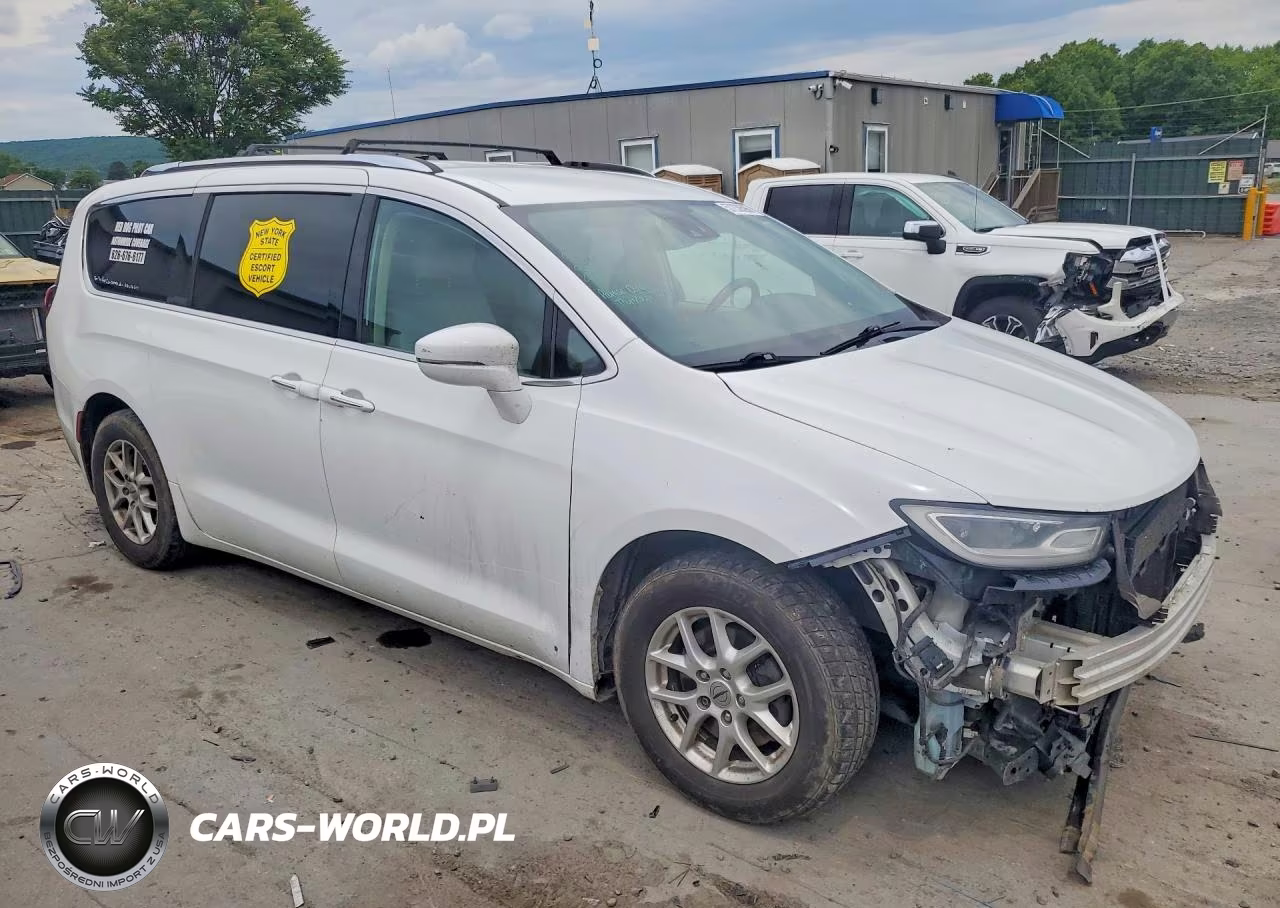2021 Chrysler Pacifica Touring L VIN:2C4RC1BG0MR528437 - 4