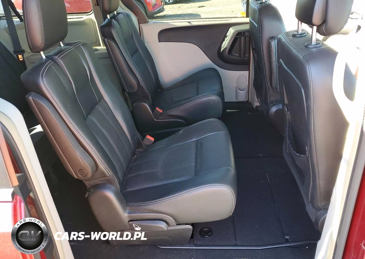 2015 Chrysler Town & Country Touring L VIN:2C4RC1CG6FR674374 - 11