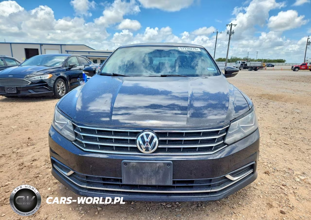 2016 Volkswagen Passat S VIN:1VWAT7A31GC025640 - 5