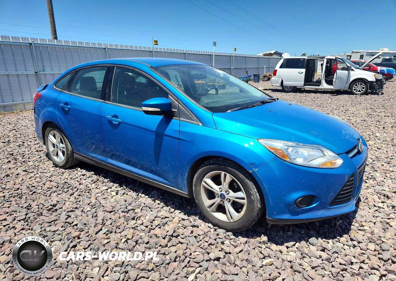 2014 Ford Focus Se VIN:1FADP3F22EL305339 - 4