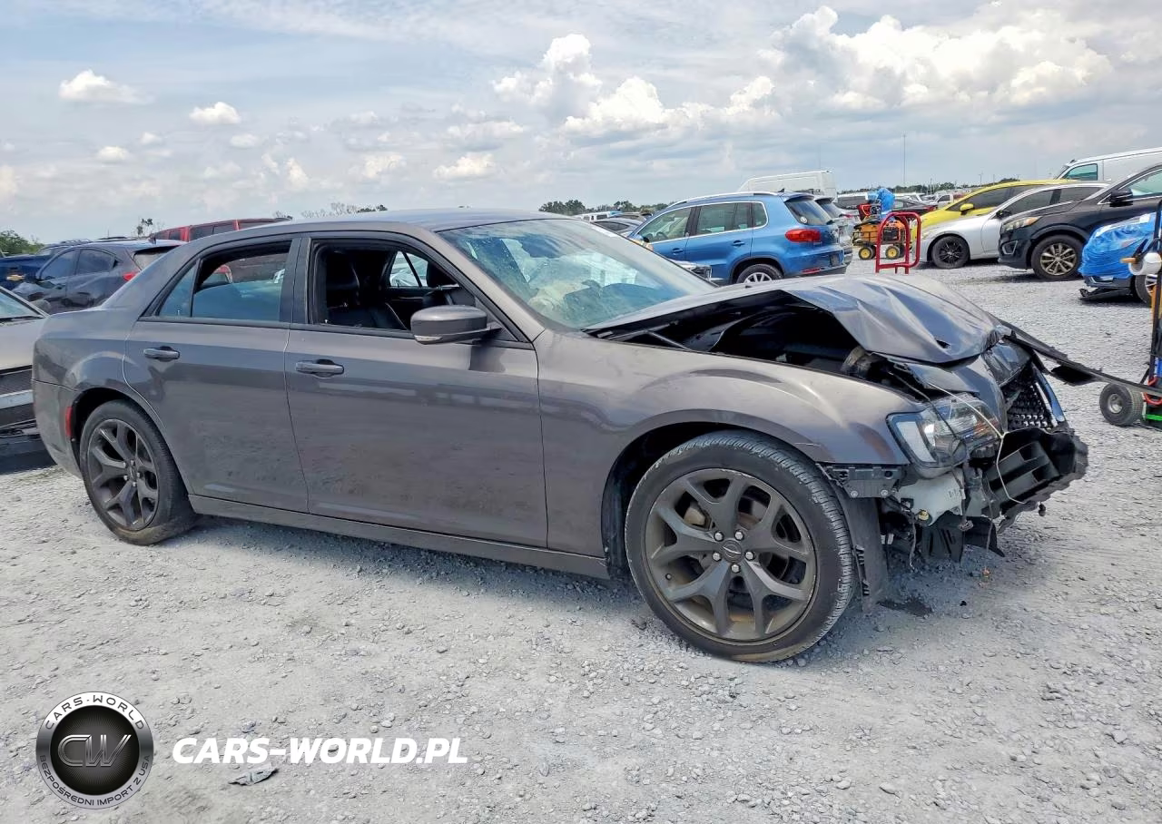 2021 Chrysler 300 VIN:2C3CCABG5MH634317 - 4