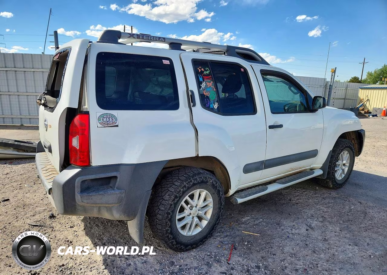 2015 Nissan Xterra X VIN:5N1AN0NW2FN655125 - 3