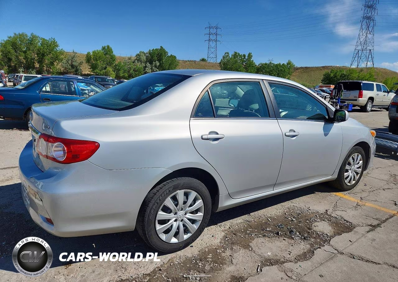 2013 Toyota Corolla Le VIN:5YFBU4EE8DP167727 - 3