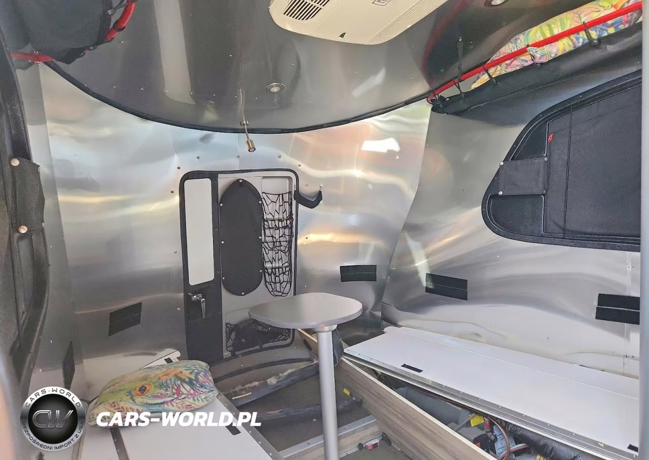 2018 Airstream Base Camp Camper VIN:1SMG4DC19JJ203749 - 6