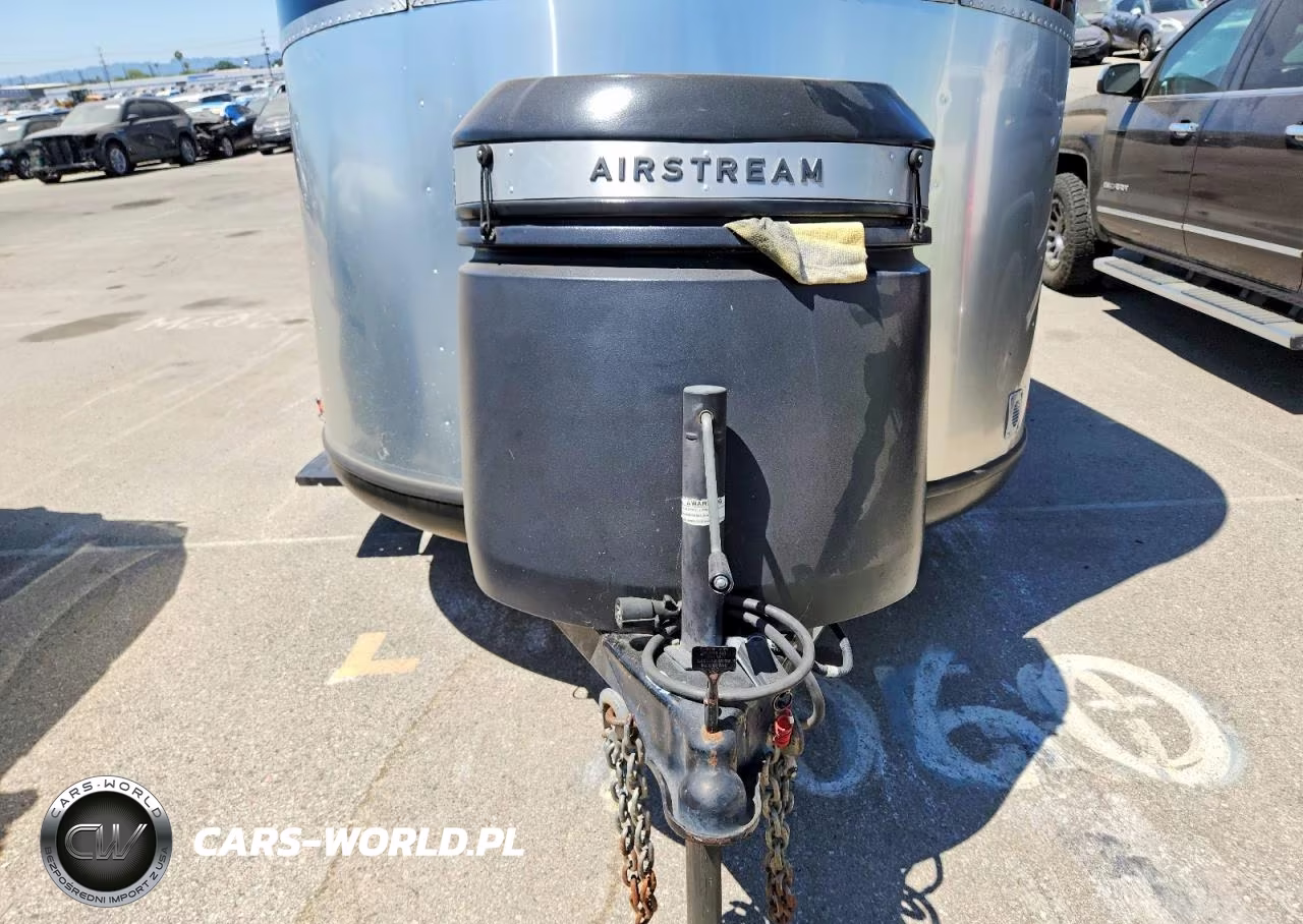 2018 Airstream Base Camp Camper VIN:1SMG4DC19JJ203749 - 7
