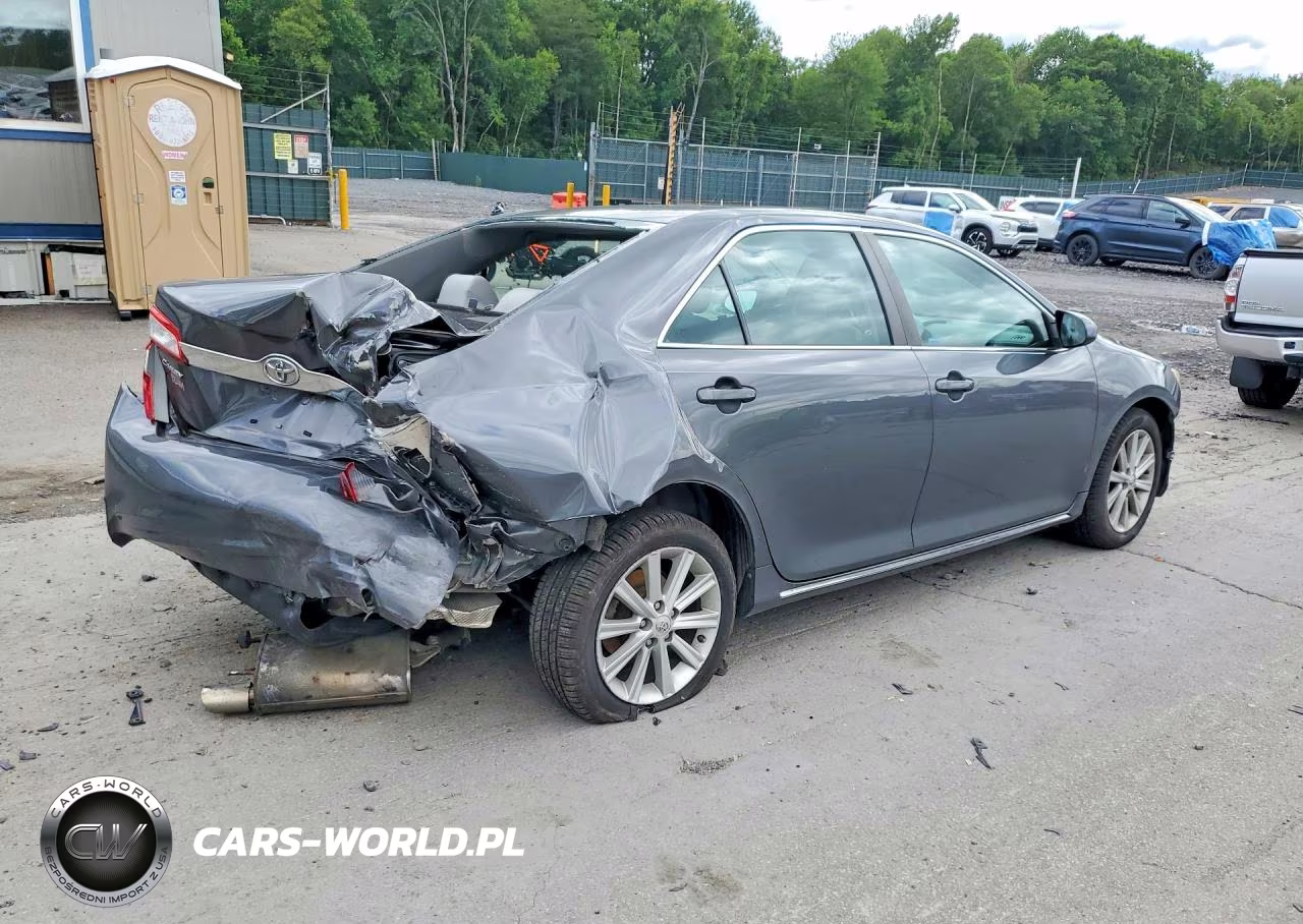 2014 Toyota Camry Xle VIN:4T4BF1FK4ER342218 - 3