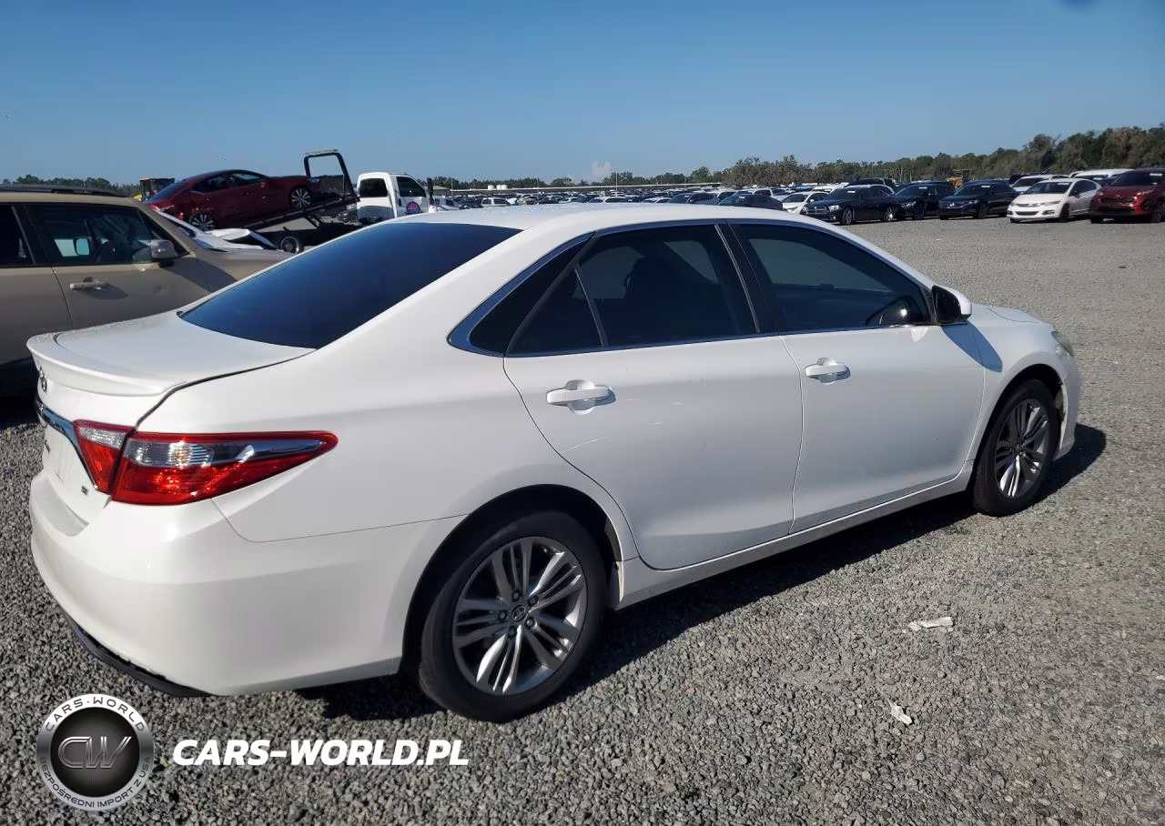 2015 Toyota Camry Se VIN:4T1BF1FK8FU108949 - 3