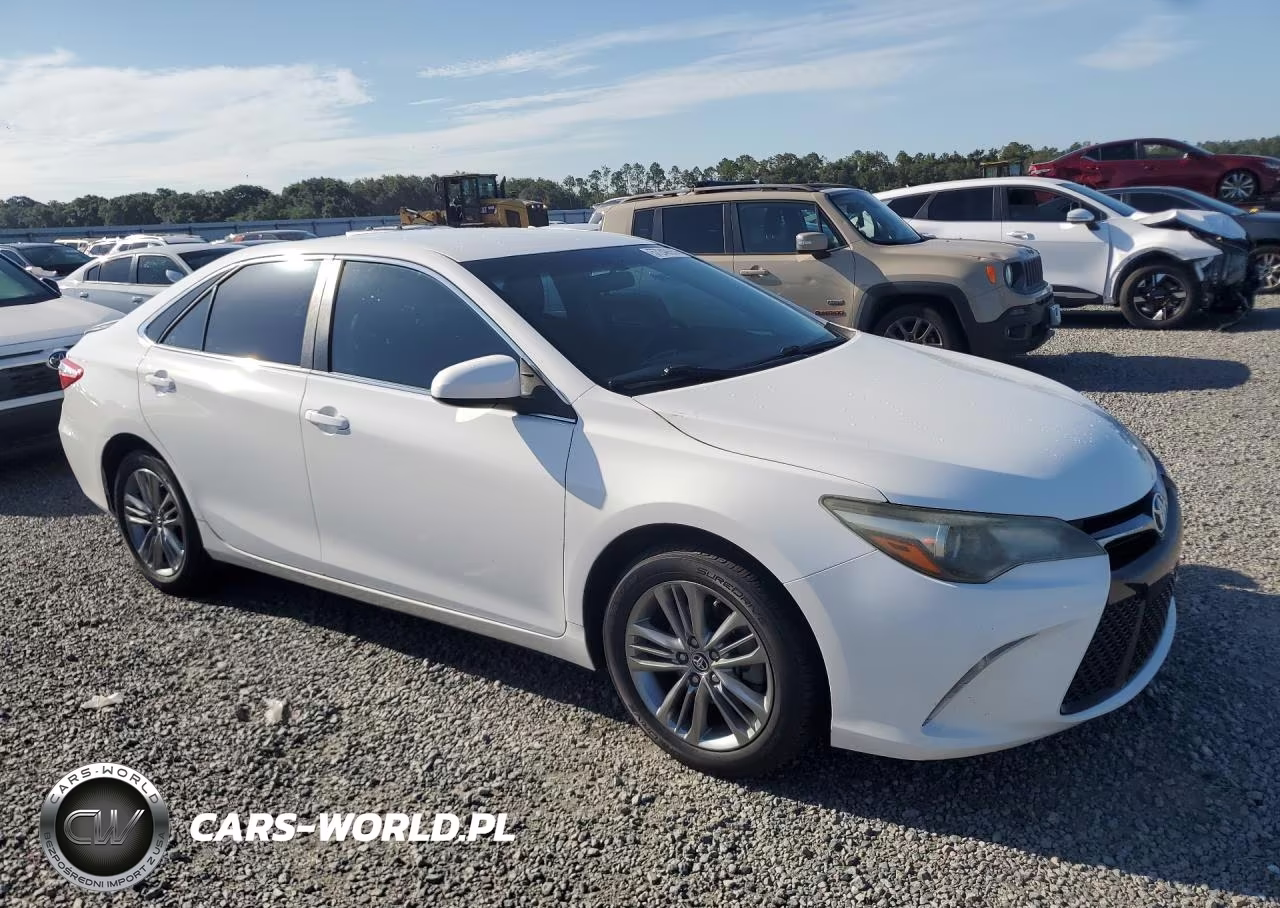 2015 Toyota Camry Se VIN:4T1BF1FK8FU108949 - 4