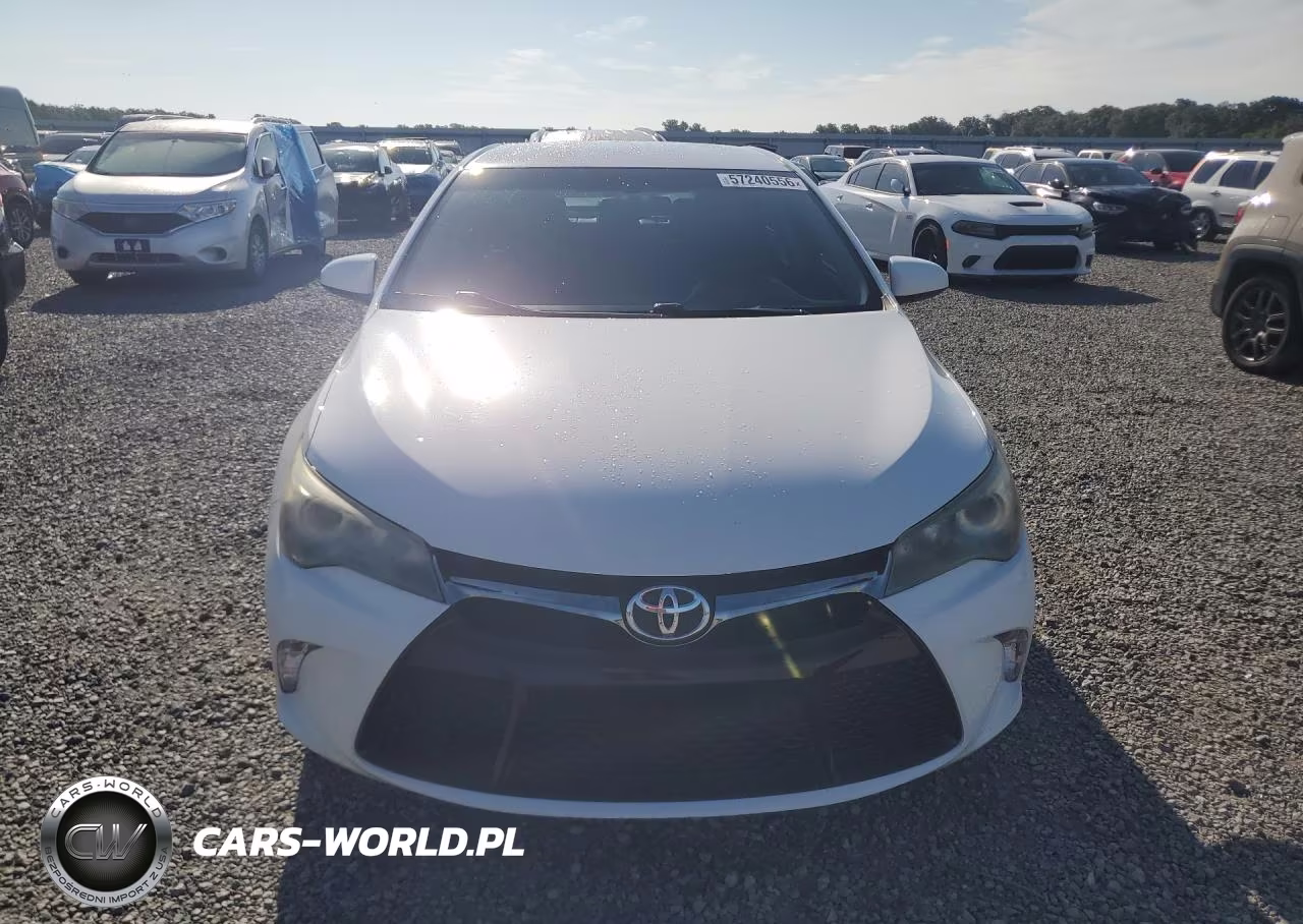 2015 Toyota Camry Se VIN:4T1BF1FK8FU108949 - 5
