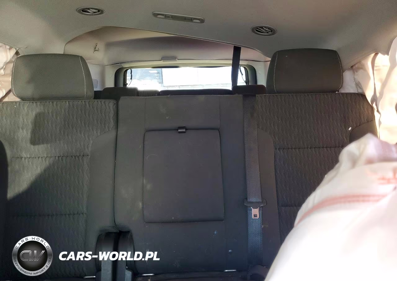 2018 Chevrolet Suburban K1500 Ls VIN:1GNSKGKC9JR340612 - 10