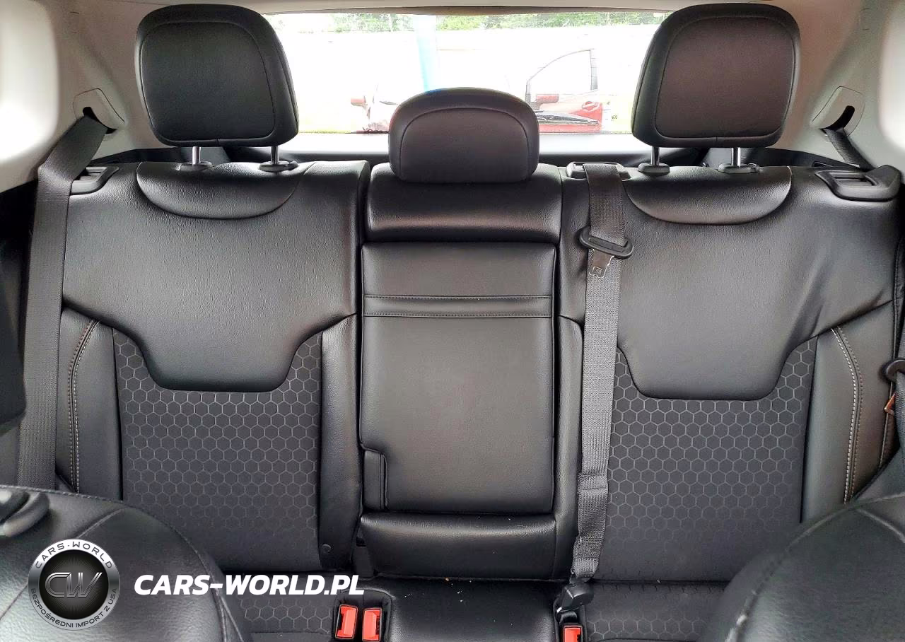 2019 Jeep Compass Latitude VIN:3C4NJDBB3KT593786 - 10