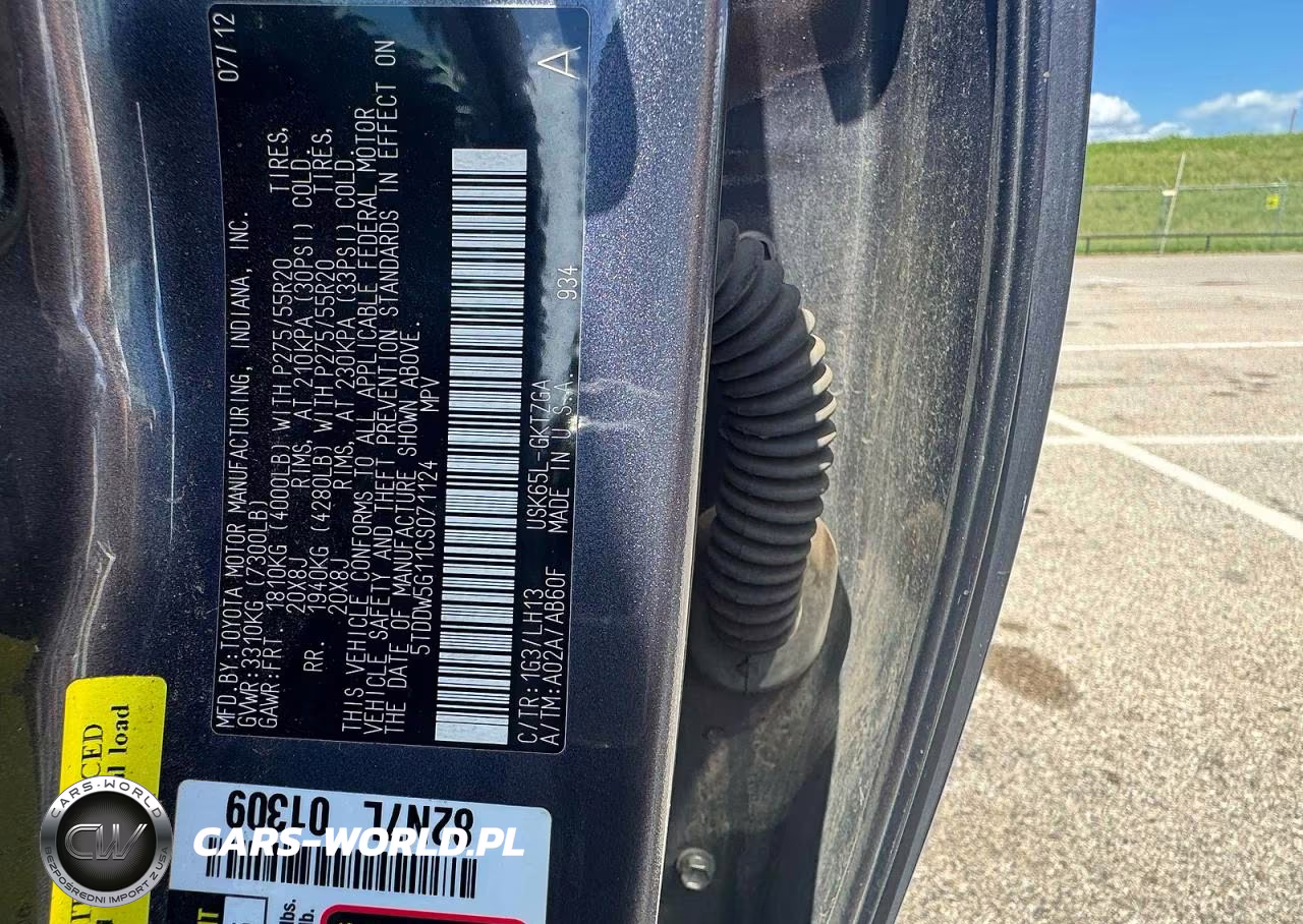 2012 Toyota Sequoia Platinum VIN:5TDDW5G11CS071124 - 10