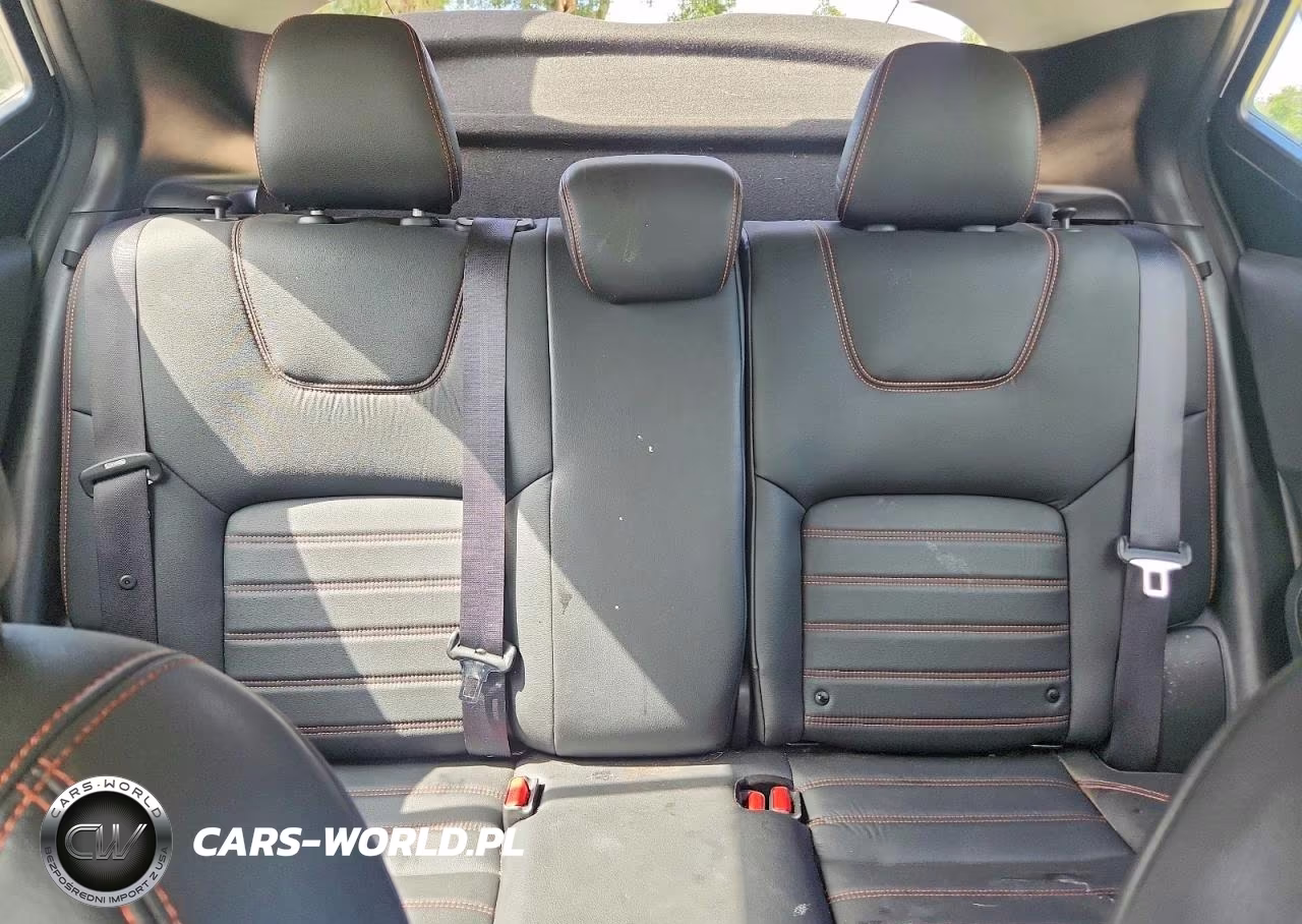 2019 Nissan Kicks S VIN:3N1CP5CU6KL526923 - 10